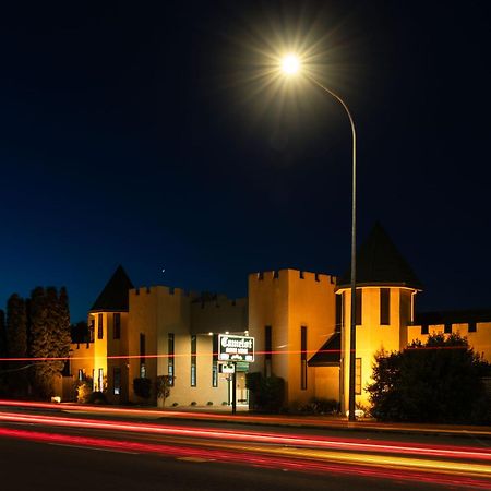 Camelot Motor Lodge And Conference Centre Palmerston North Dış mekan fotoğraf