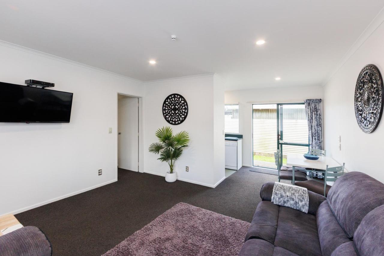 Camelot Motor Lodge And Conference Centre Palmerston North Dış mekan fotoğraf