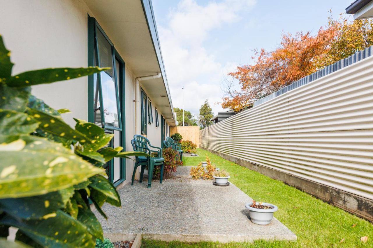 Camelot Motor Lodge And Conference Centre Palmerston North Dış mekan fotoğraf