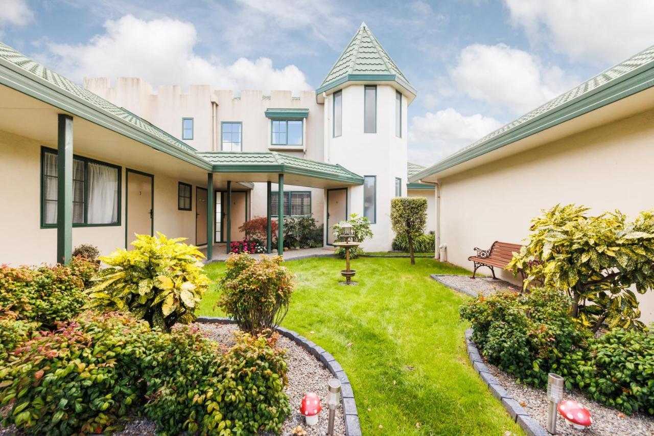 Camelot Motor Lodge And Conference Centre Palmerston North Dış mekan fotoğraf