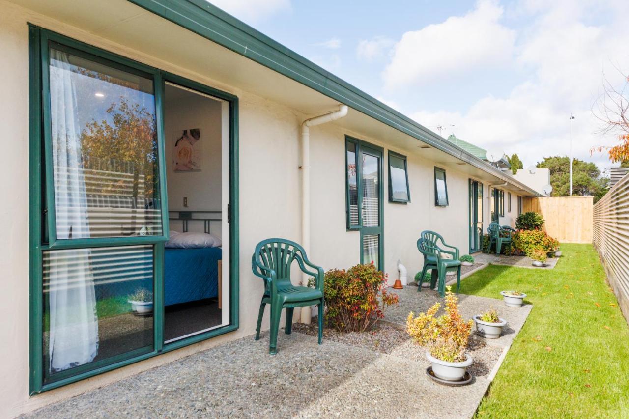 Camelot Motor Lodge And Conference Centre Palmerston North Dış mekan fotoğraf
