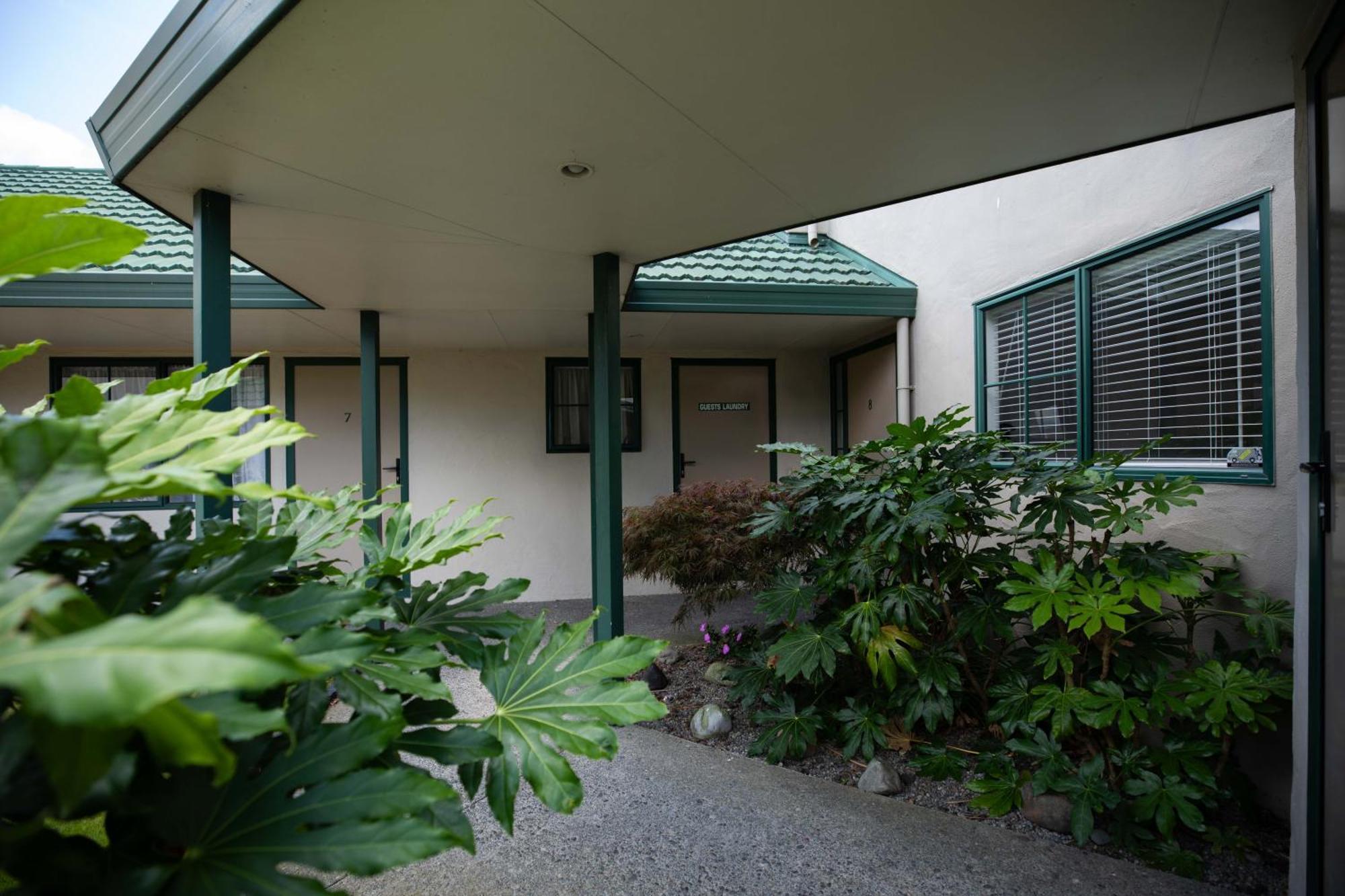 Camelot Motor Lodge And Conference Centre Palmerston North Dış mekan fotoğraf