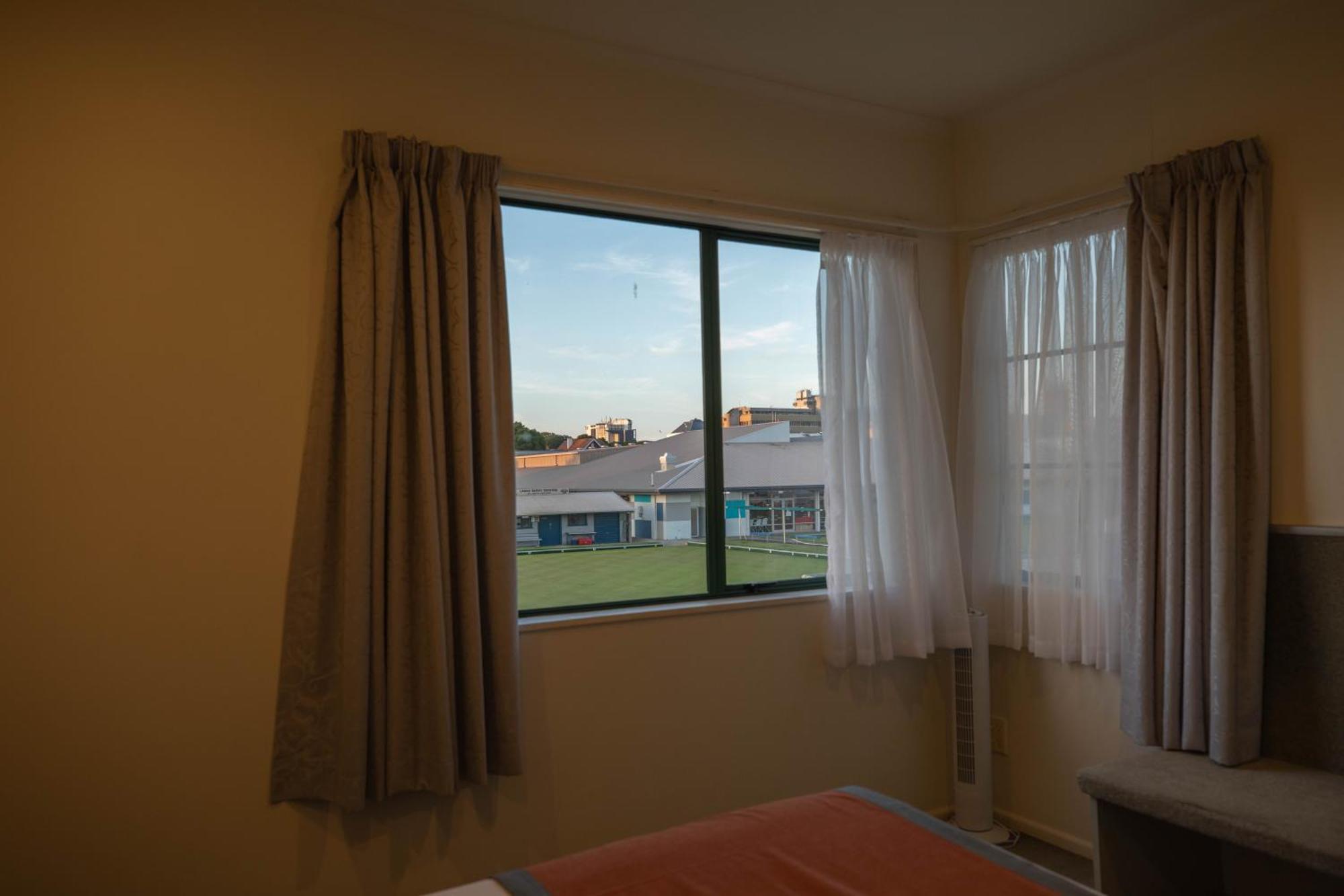 Camelot Motor Lodge And Conference Centre Palmerston North Dış mekan fotoğraf