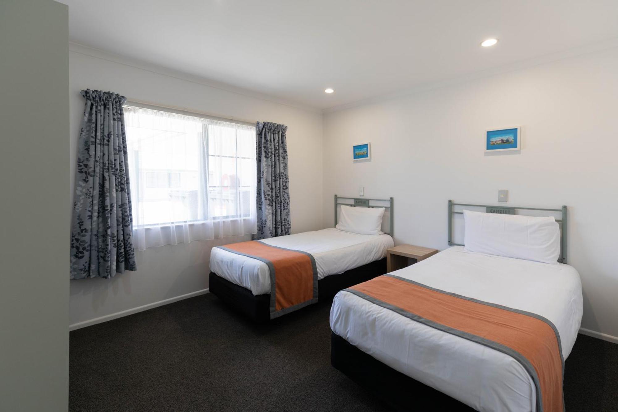 Camelot Motor Lodge And Conference Centre Palmerston North Dış mekan fotoğraf