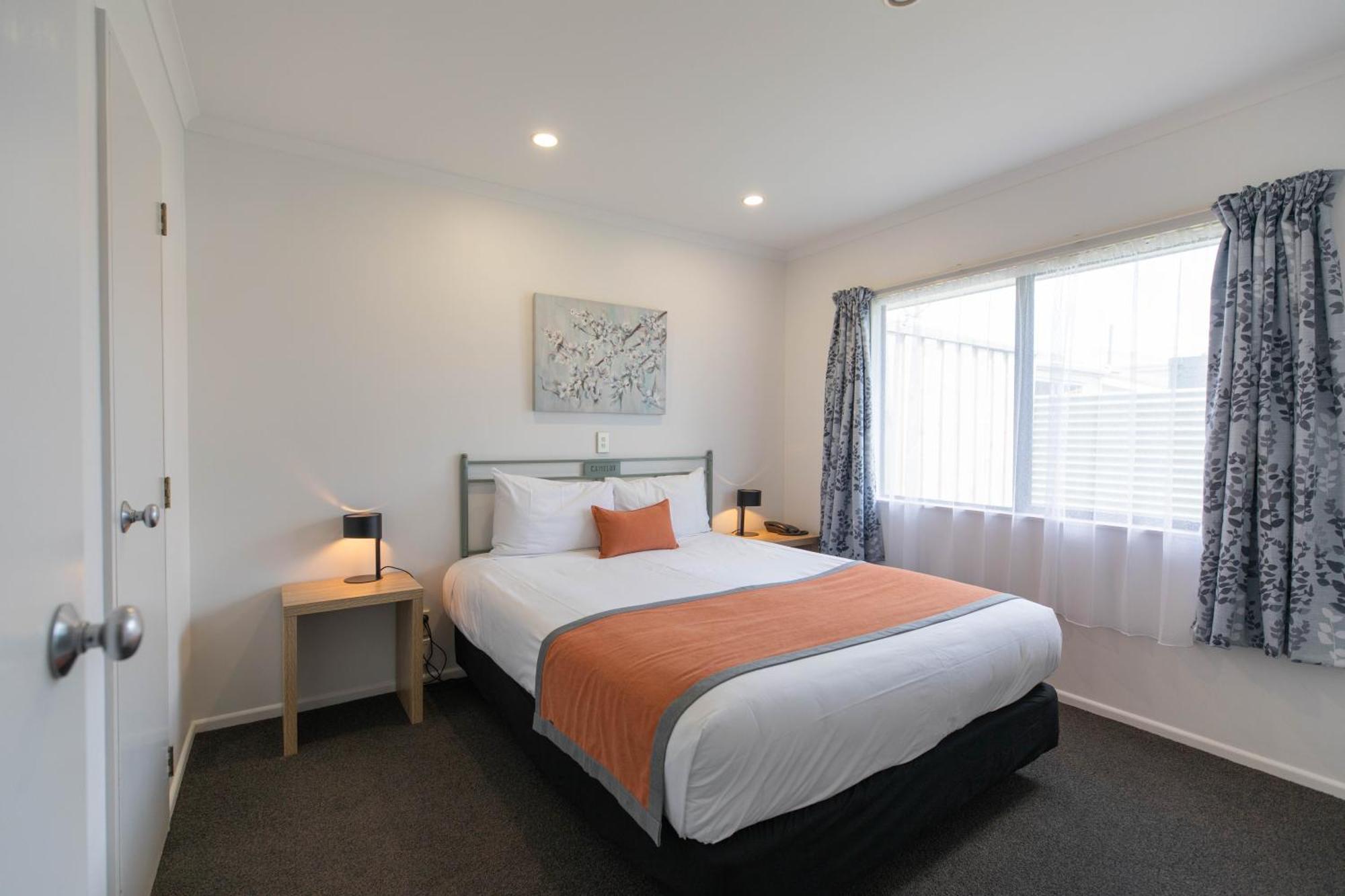 Camelot Motor Lodge And Conference Centre Palmerston North Dış mekan fotoğraf