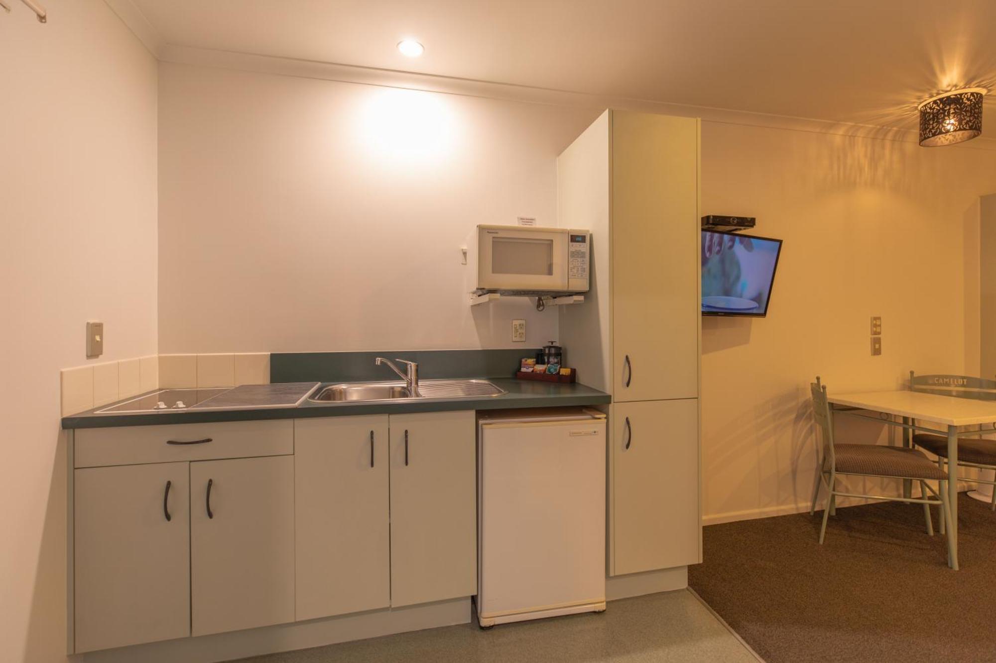Camelot Motor Lodge And Conference Centre Palmerston North Dış mekan fotoğraf